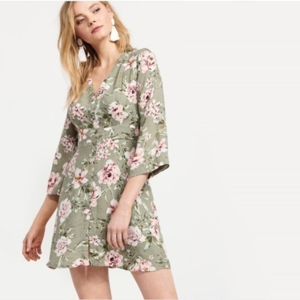 Dynamite Green Floral Print Lined Dress